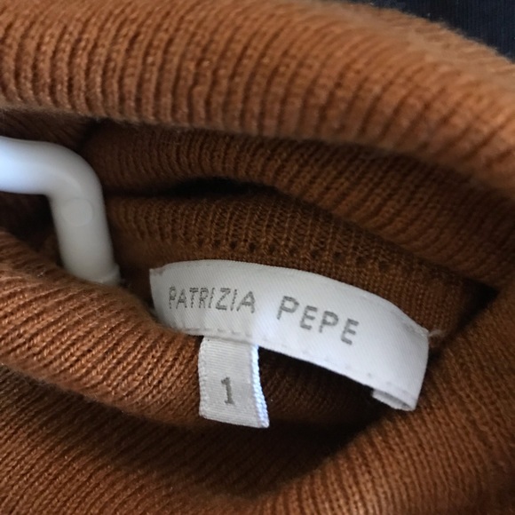 Patrizia Pepe Turtleneck - Picture 9 of 9